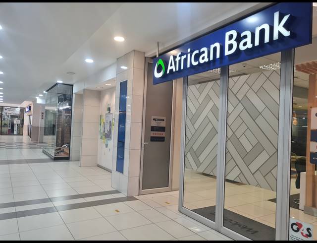 84M² RETAIL RENTED IN HALFWAY HOUSE